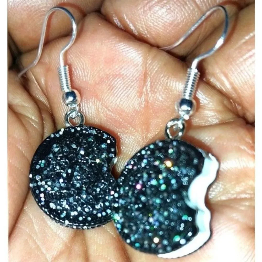 Super cute sandwich cookie earrings